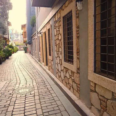 Апартаменты Lovely Flat With Balcony Near Hadrian's Gate Анталья