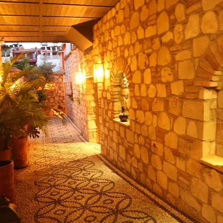 Lovely Flat With Balcony Near Hadrian's Gate