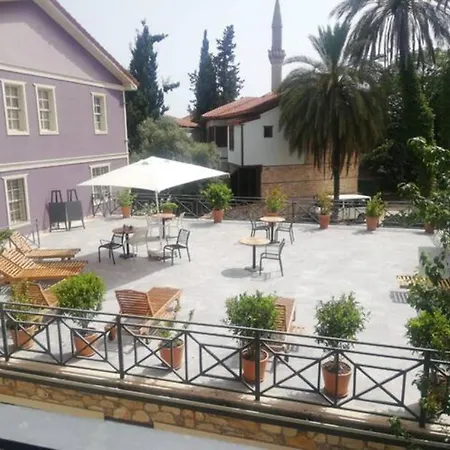 Apartment Lovely Flat With Balcony Near Hadrian's Gate *